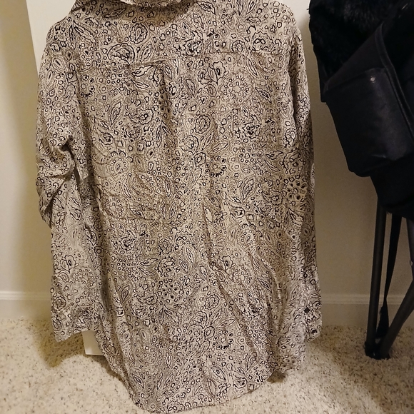 CABI Button down top - Picture 11 of 11